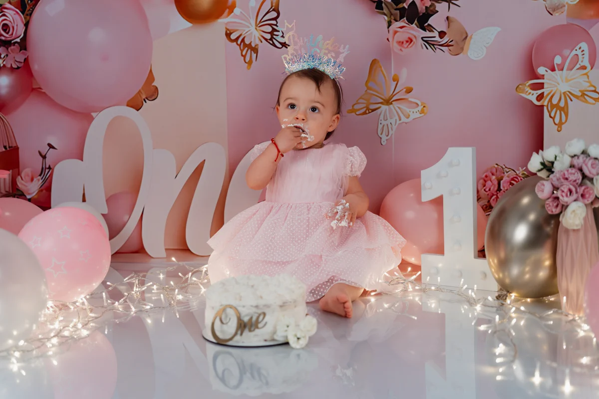 Smash Cake фотосесия за първи рожден ден - Вики