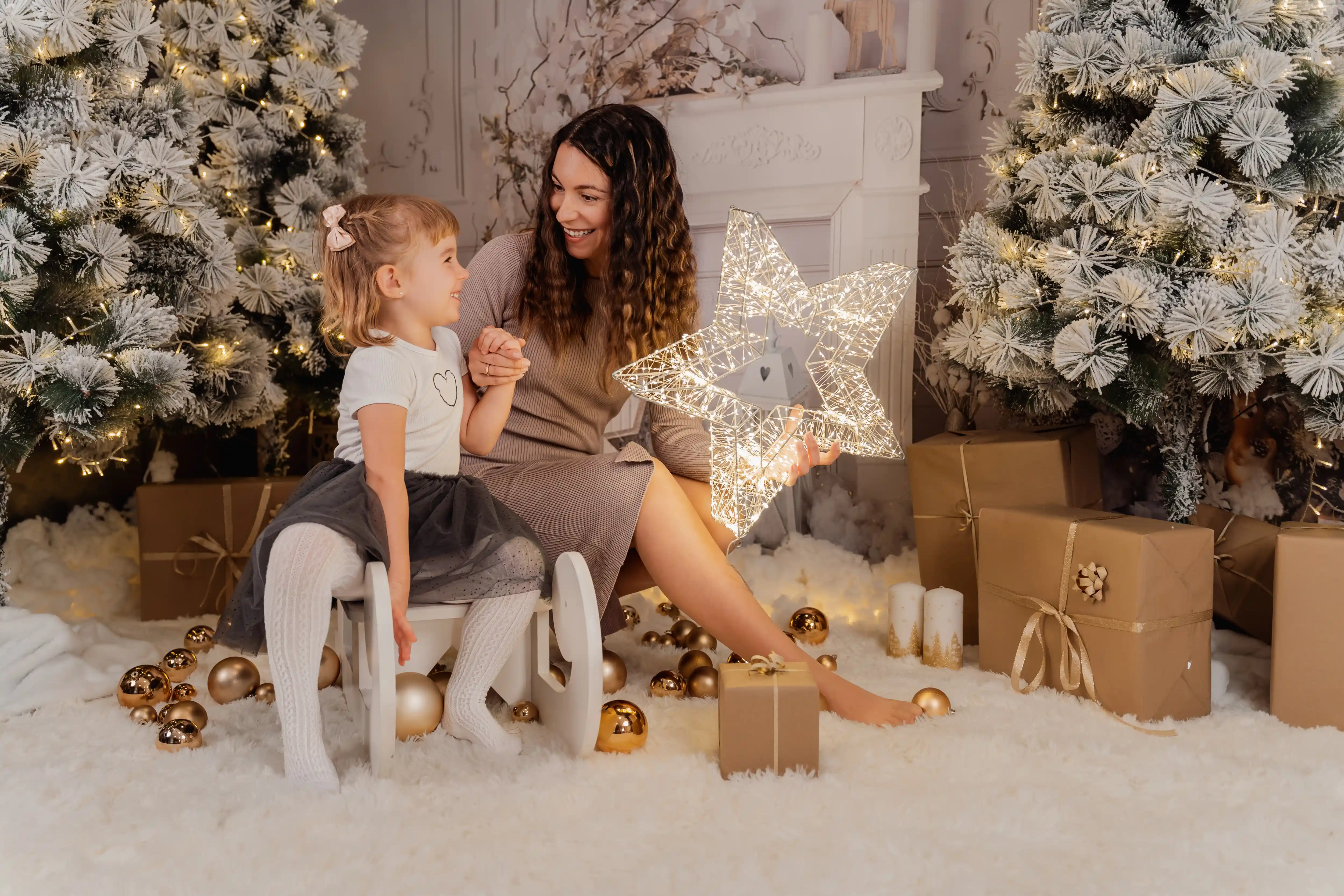 Професионална коледна фотозона в студио - La Estrella Photography